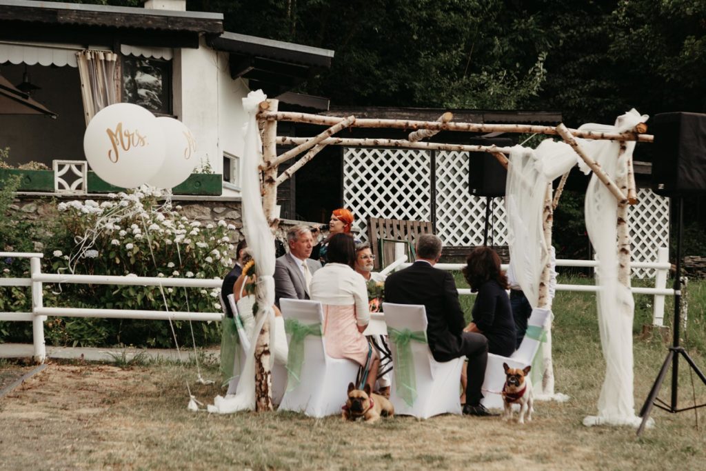 winzerhaesuchen_am_felders_hochzeit_drachenfels