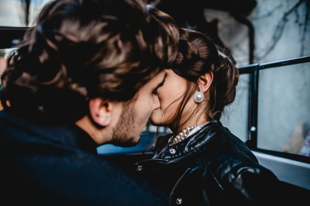 Alpenhochzeit im Dirndl