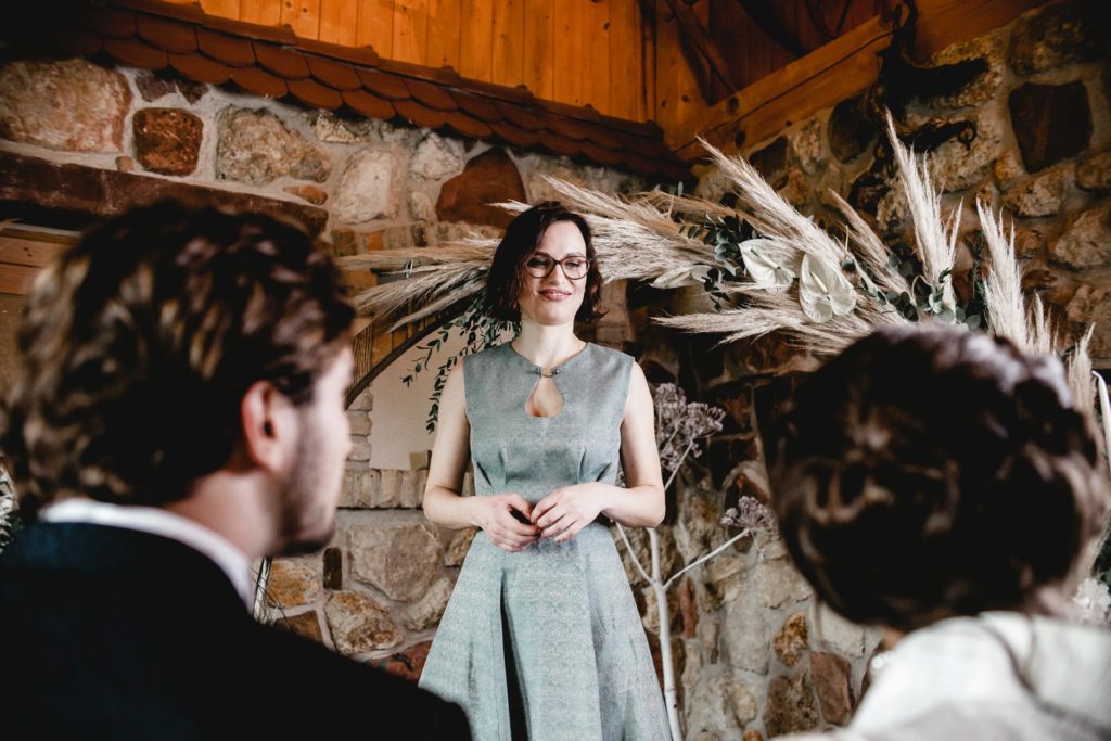 Alpenhochzeit im Dirndl