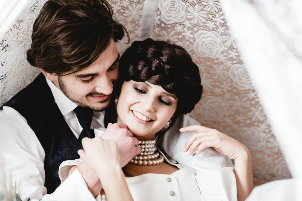 Alpenhochzeit im Dirndl