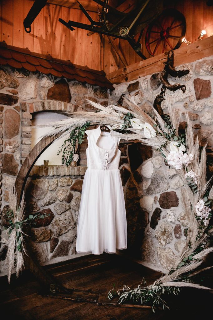 Alpenhochzeit im Dirndl