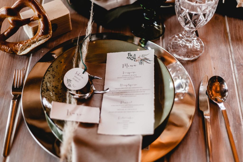 Alpenhochzeit im Dirndl