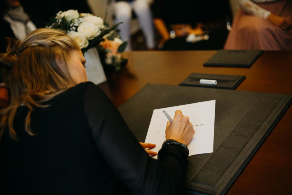 Schöne Fotos trotz Regen - Heiraten im Haus Katz in Jüchen