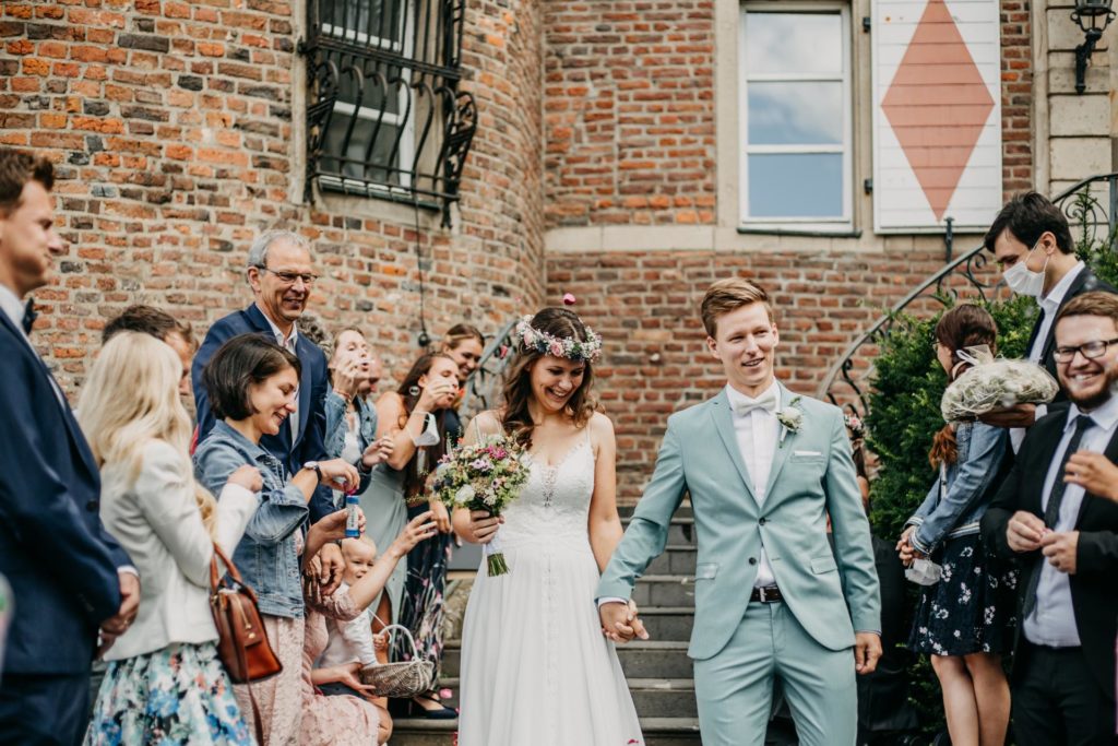 Romantische Hochzeit im Schloss Bedburg // Standesamt