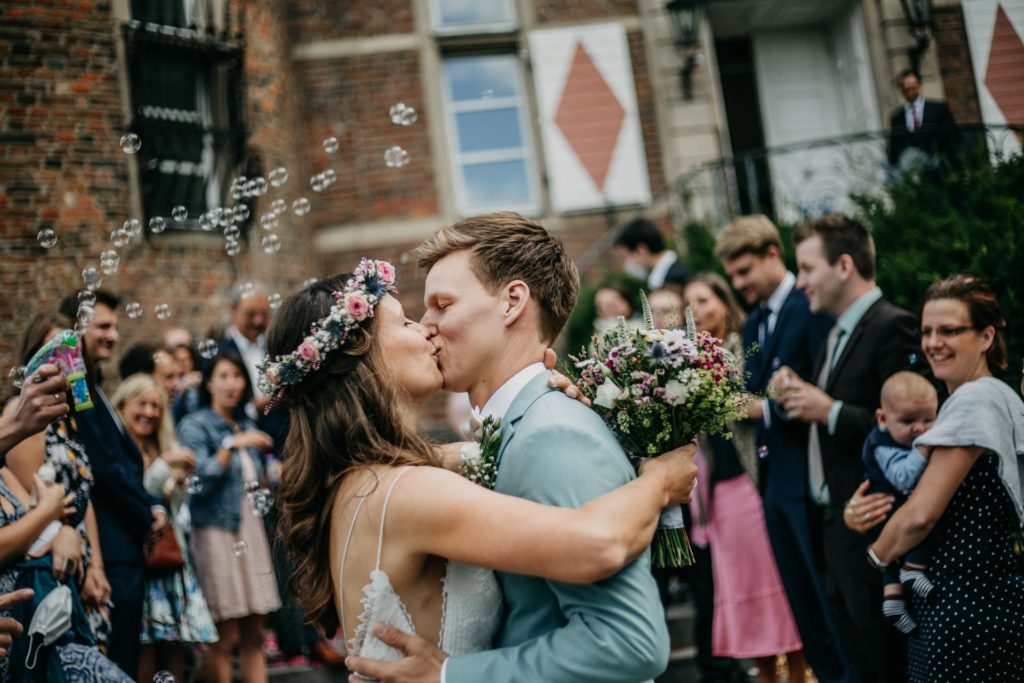 Romantische Hochzeit im Schloss Bedburg // Standesamt