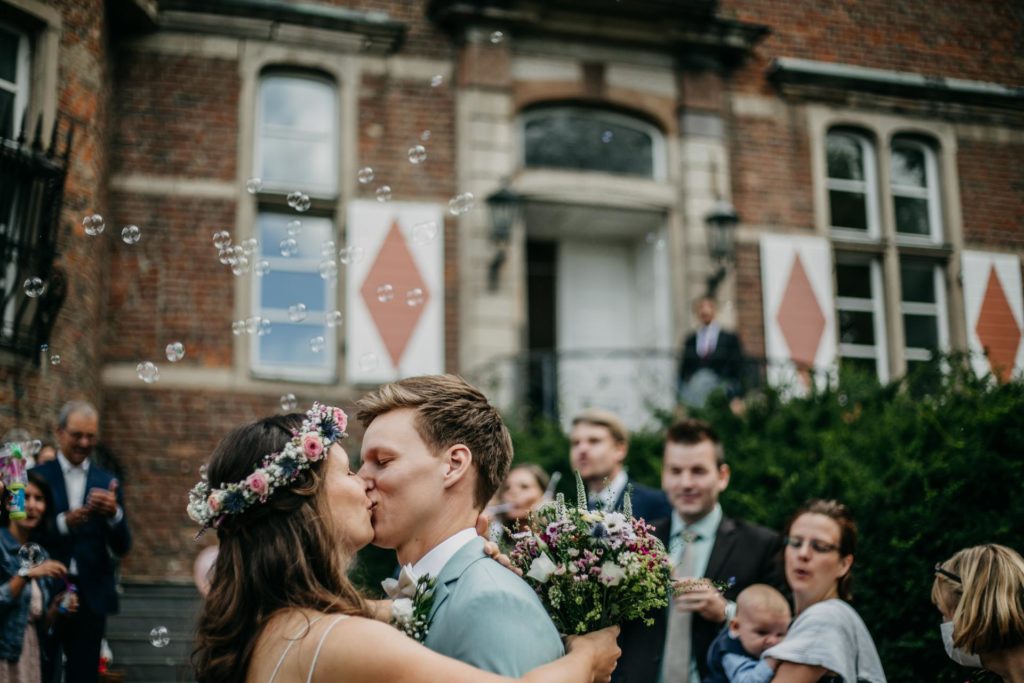 Romantische Hochzeit im Schloss Bedburg // Standesamt
