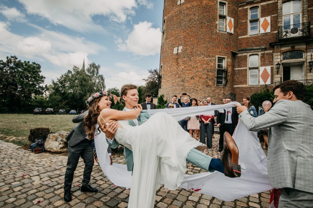 Romantische Hochzeit im Schloss Bedburg // Standesamt