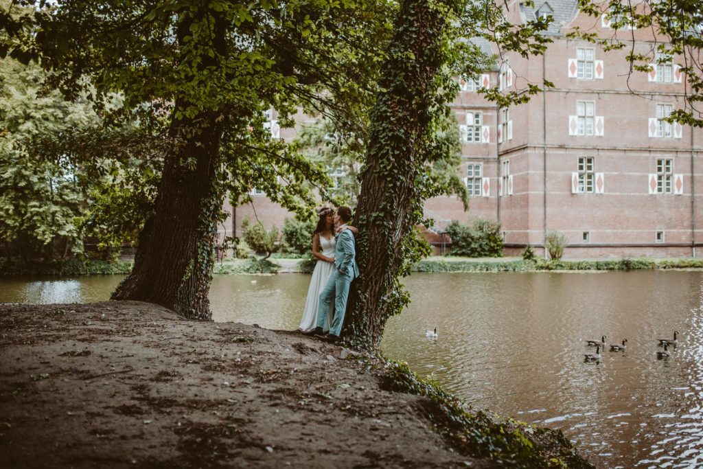 Romantische Hochzeit im Schloss Bedburg // Standesamt