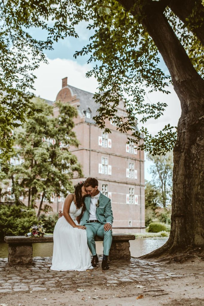 Romantische Hochzeit im Schloss Bedburg // Standesamt