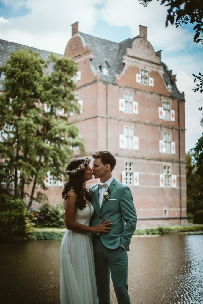 Romantische Hochzeit im Schloss Bedburg // Standesamt