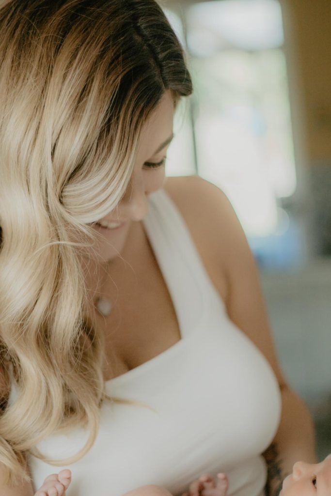 Baby und der alte Chevy Van // Das etwas andere Newborn-Shooting