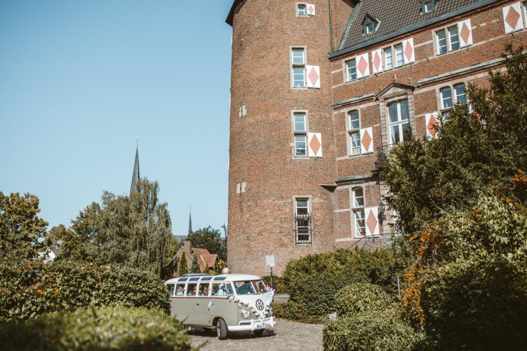 Boho-Wedding-Shooting // Schloss Bedburg