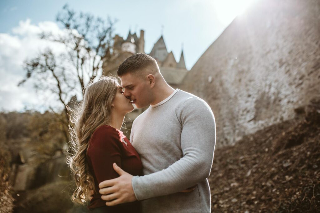 Aus einem Fotoshooting wird ein Heiratsantrag // Burg Eltz