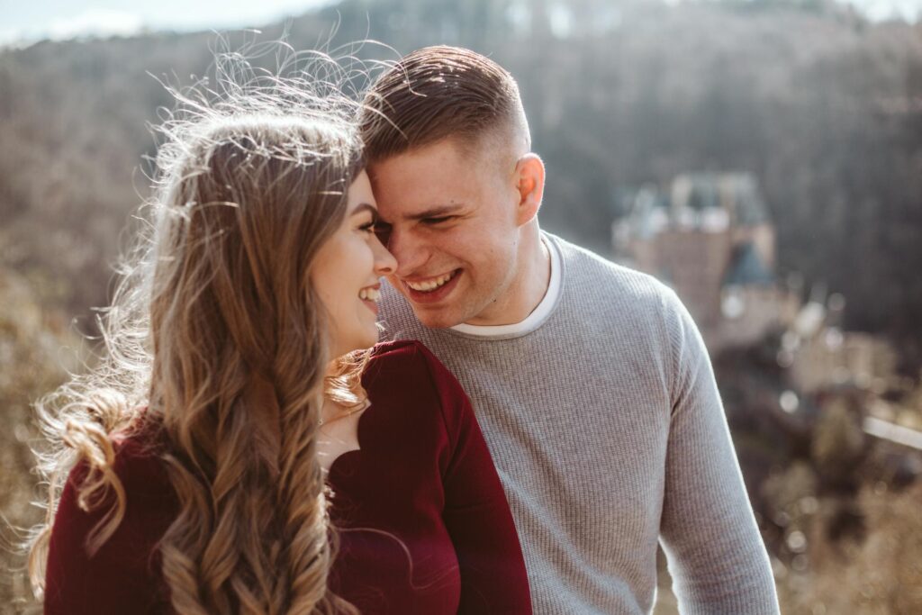 Aus einem Fotoshooting wird ein Heiratsantrag // Burg Eltz