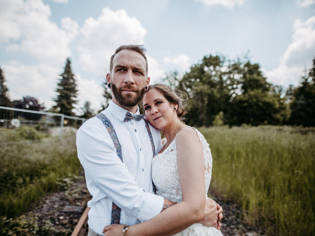 Standesamtliche Hochzeit in Viersen // Paarshooting am Bahnhof Viersen