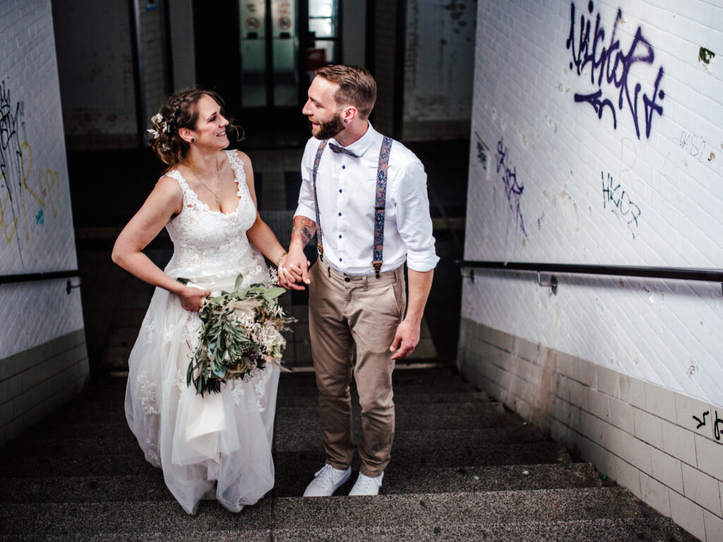 Standesamtliche Hochzeit in Viersen // Paarshooting am Bahnhof Viersen