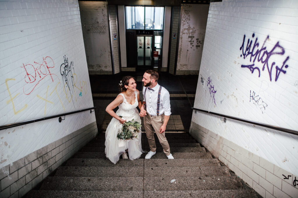 Standesamtliche Hochzeit in Viersen // Paarshooting am Bahnhof Viersen