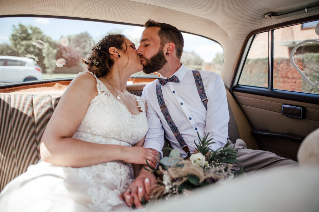Standesamtliche Hochzeit in Viersen // Paarshooting am Bahnhof Viersen