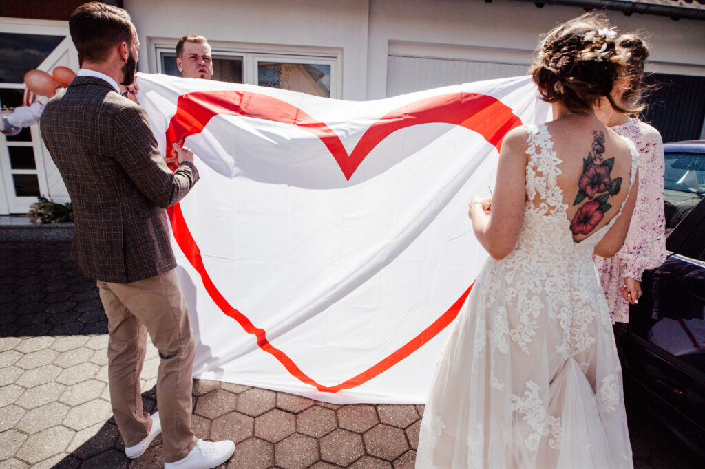 Standesamtliche Hochzeit in Viersen // Paarshooting am Bahnhof Viersen