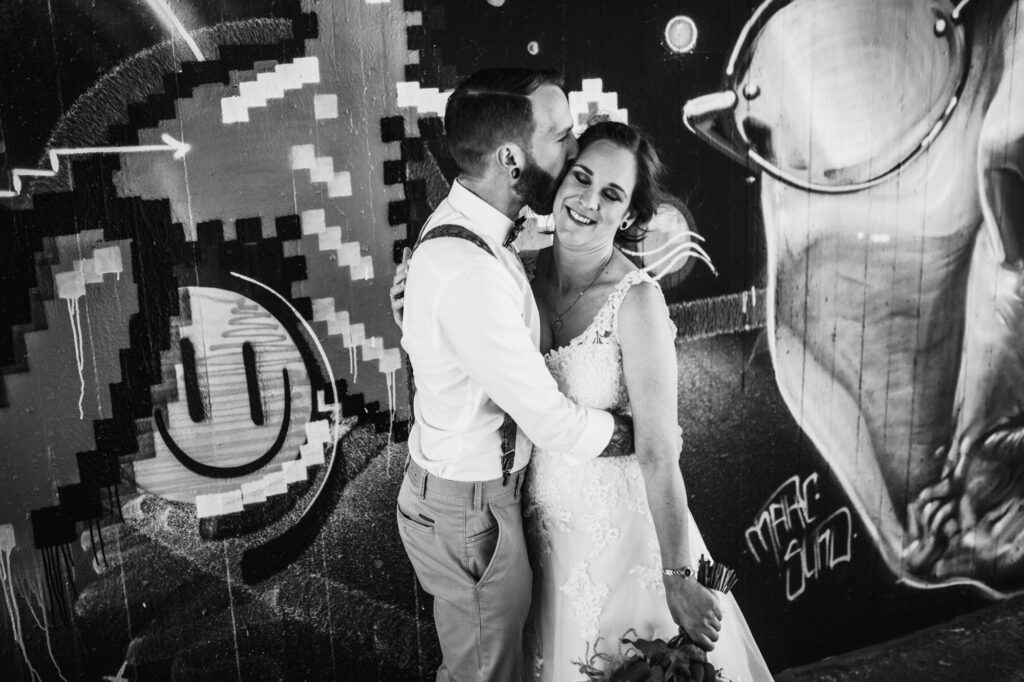 Standesamtliche Hochzeit in Viersen // Paarshooting am Bahnhof Viersen