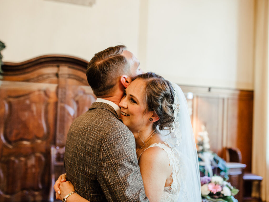 Standesamtliche Hochzeit in Viersen // Paarshooting am Bahnhof Viersen