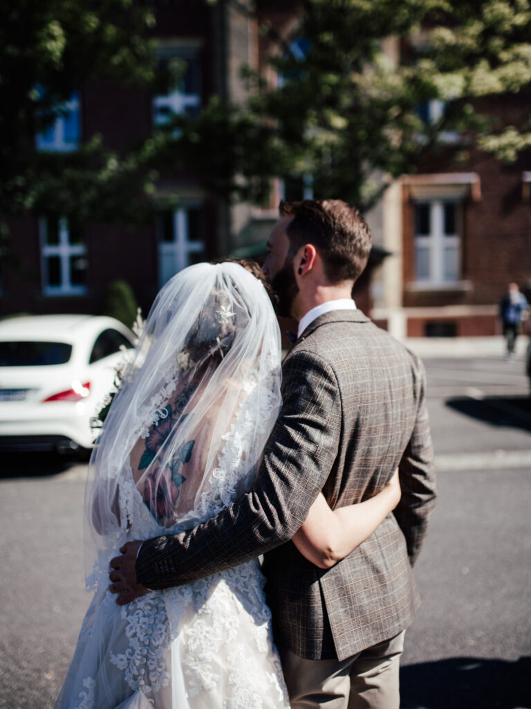 Standesamtliche Hochzeit in Viersen // Paarshooting am Bahnhof Viersen