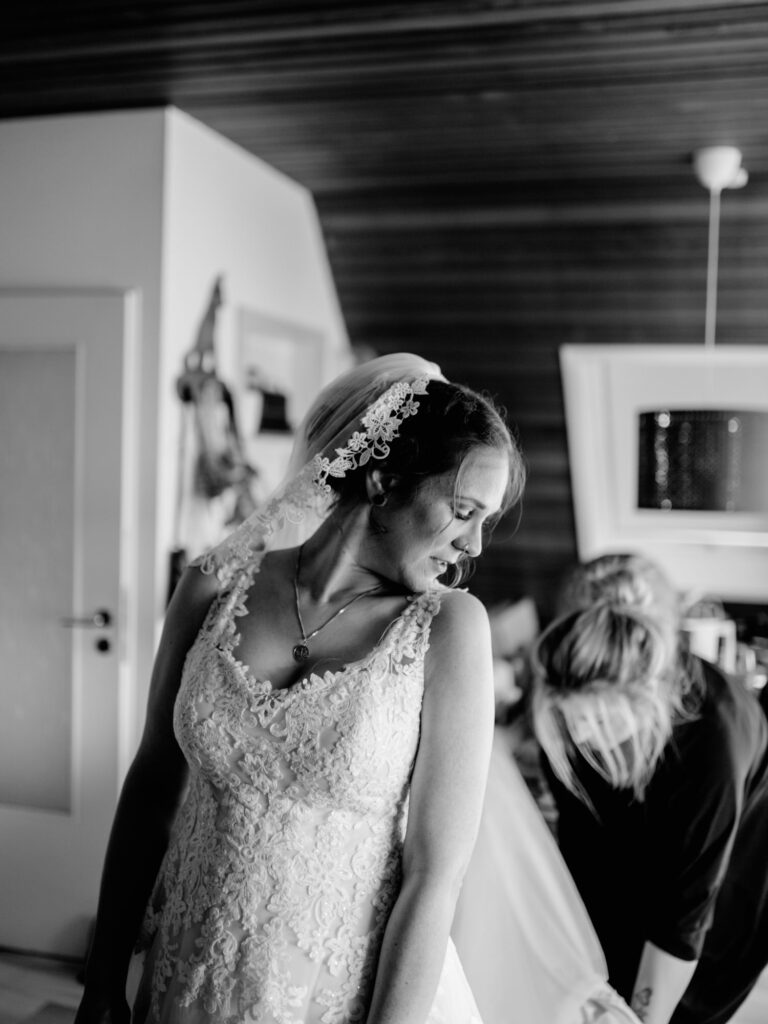 Standesamtliche Hochzeit in Viersen // Paarshooting am Bahnhof Viersen