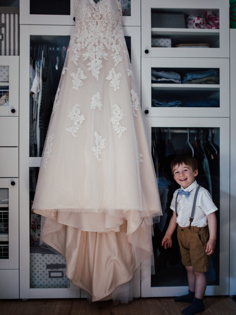 Standesamtliche Hochzeit in Viersen // Paarshooting am Bahnhof Viersen