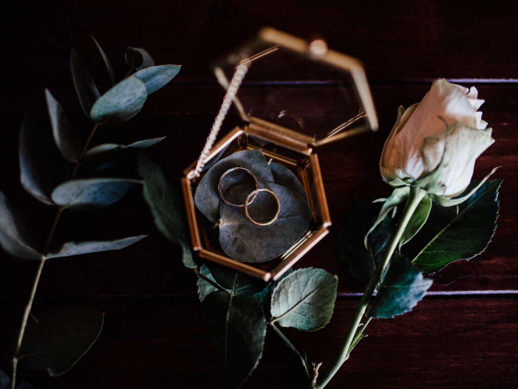Standesamtliche Hochzeit in Viersen // Paarshooting am Bahnhof Viersen
