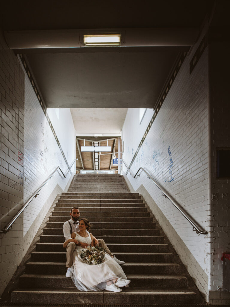 Standesamtliche Hochzeit in Viersen // Paarshooting am Bahnhof Viersen