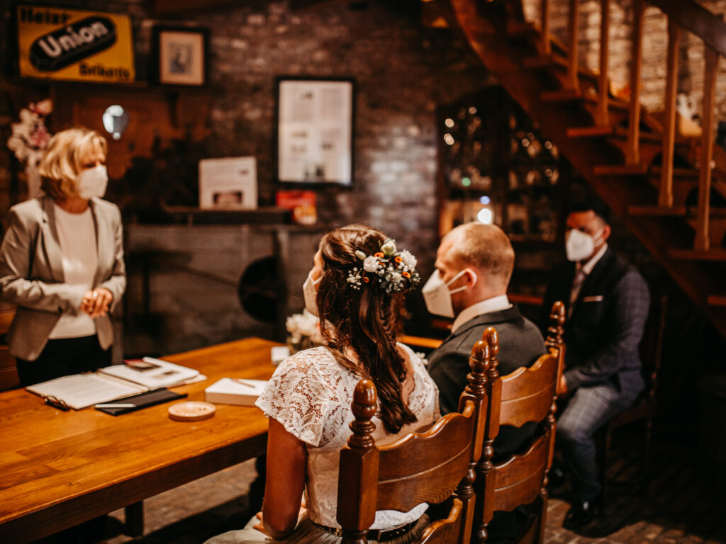 Brautpaarshooting in einem T3 Bulli // Windmühle Bergheim Oberaußem