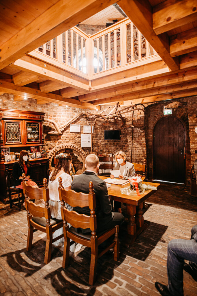 Brautpaarshooting in einem T3 Bulli // Windmühle Bergheim Oberaußem