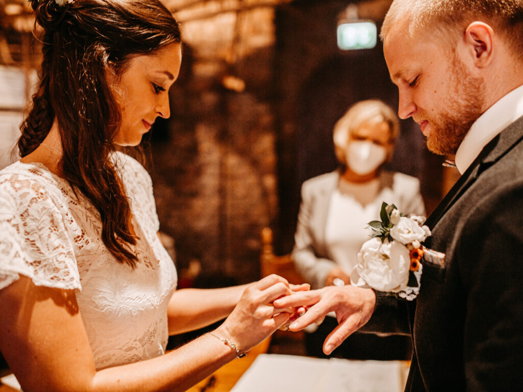 Brautpaarshooting in einem T3 Bulli // Windmühle Bergheim Oberaußem