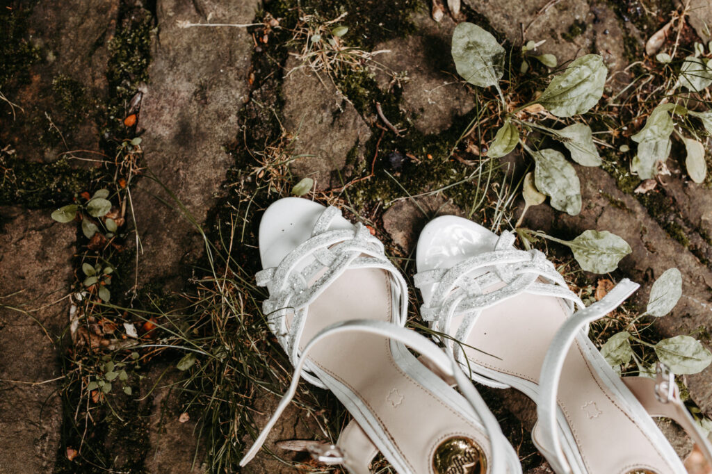 Standesamtliche Hochzeit im Schloss Bedburg mit der Bedburger freiwilligen Feuerwehr und den roten Husaren
