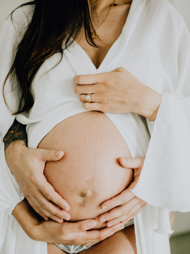 Romantisches Schwangerschaftsshooting