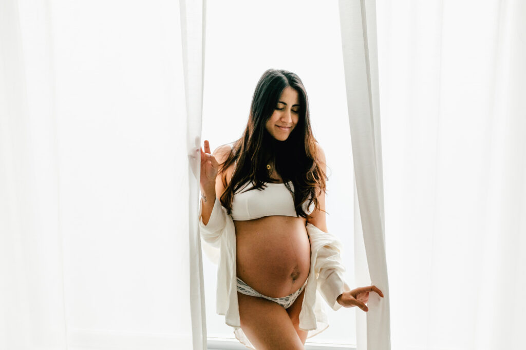 Romantisches Schwangerschaftsshooting