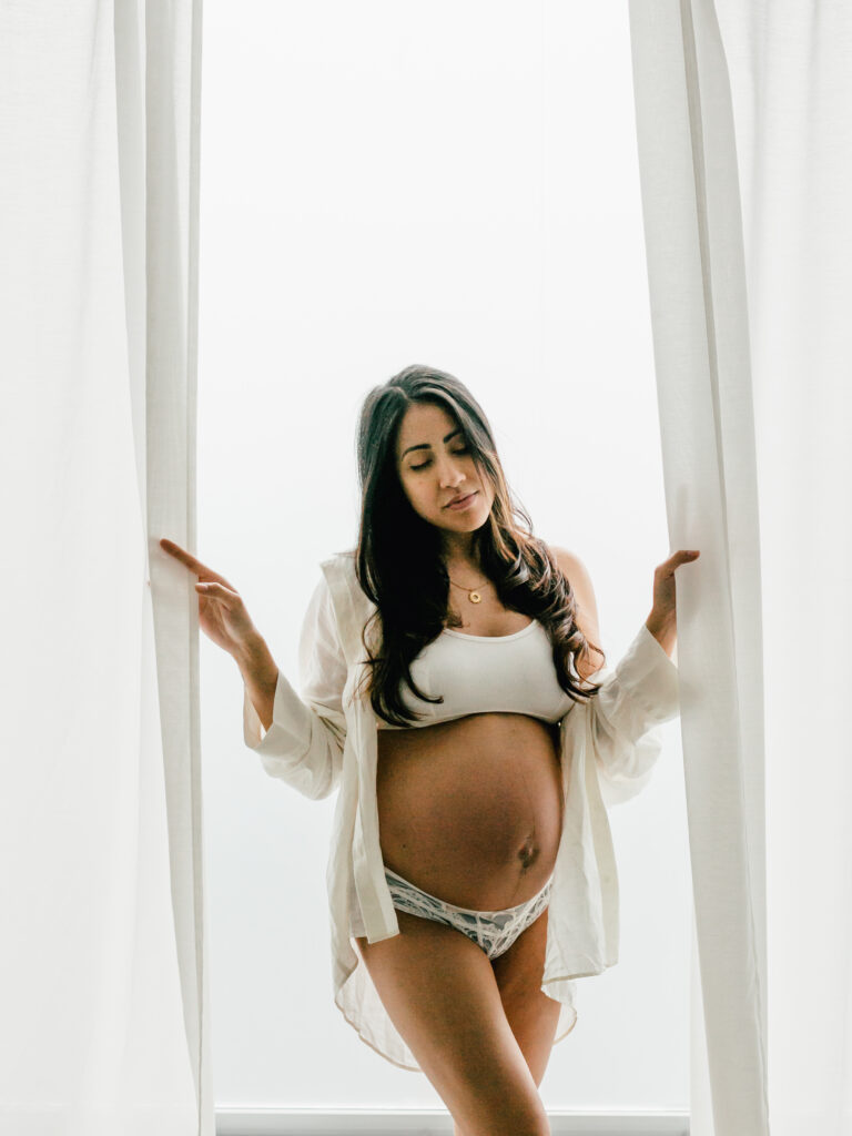 Romantisches Schwangerschaftsshooting