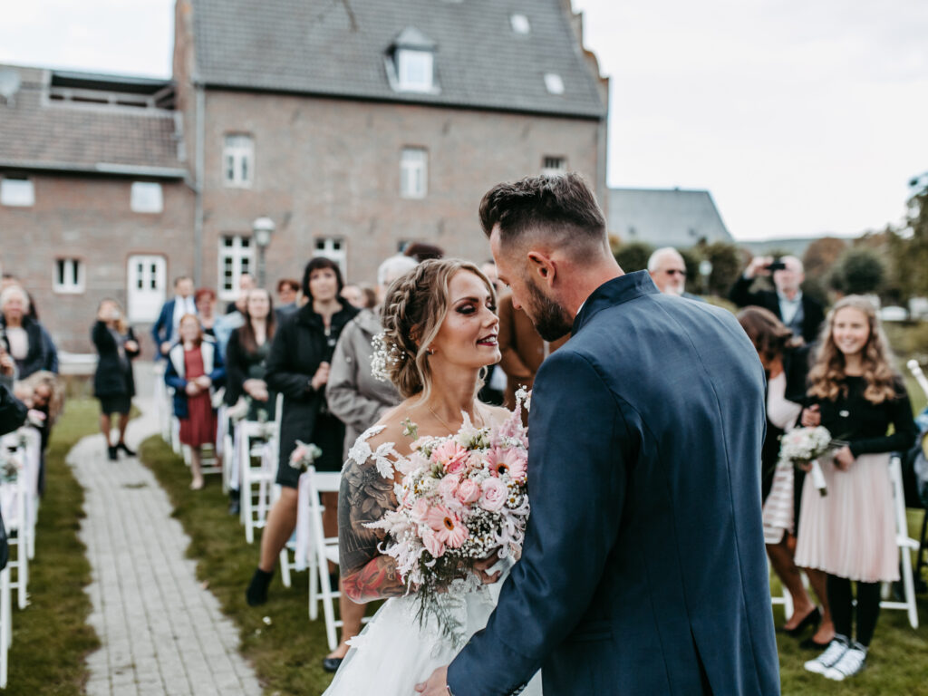 Schlosshochzeit auf Burg Obbendorf // Niederzier / Rhein Erft Kreis