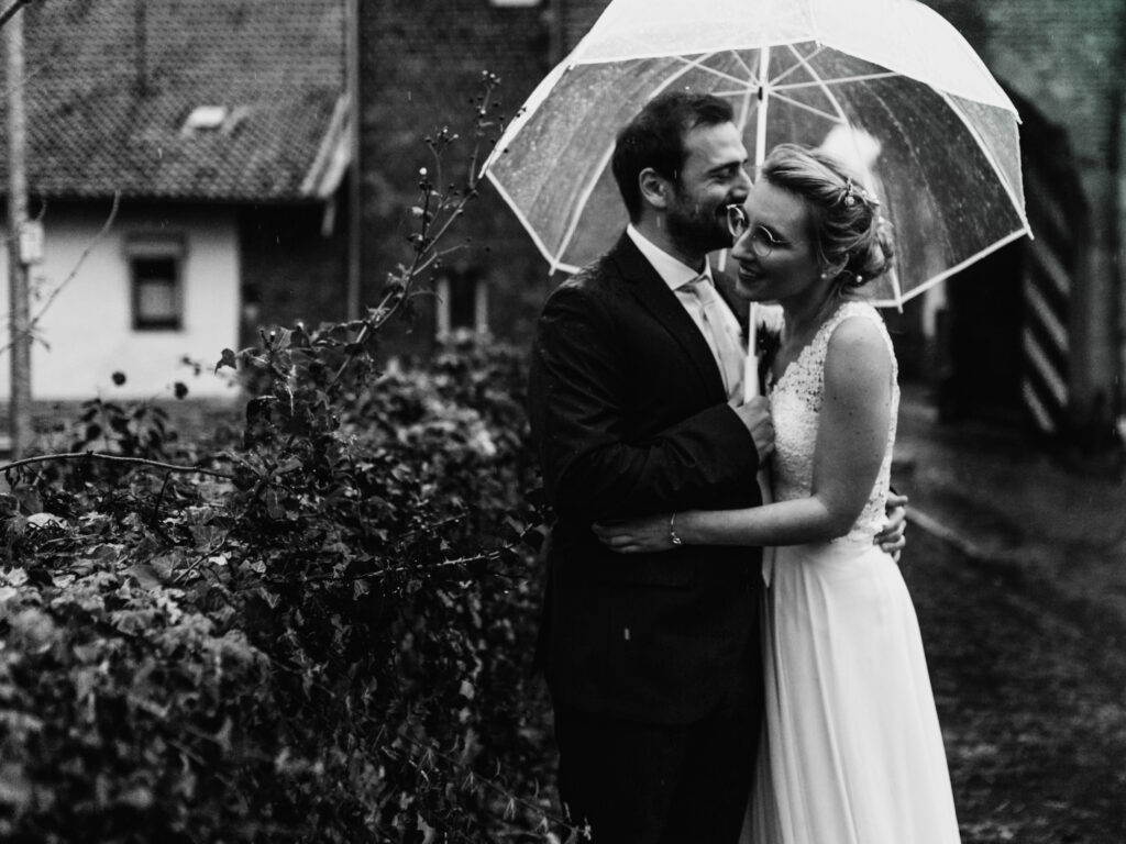 Verregnete Hochzeit in Bedburg // Alt-Kaster