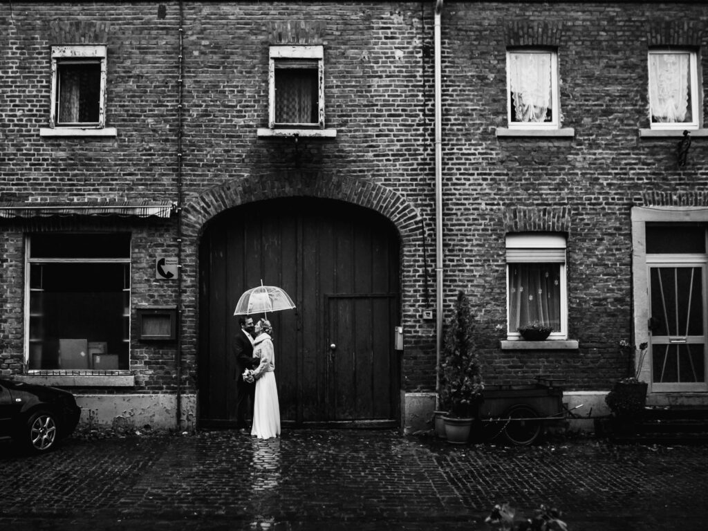 Verregnete Hochzeit in Bedburg // Alt-Kaster