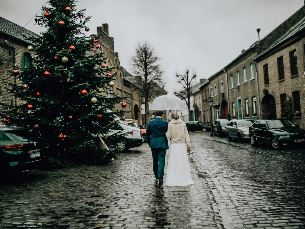 Verregnete Hochzeit in Bedburg // Alt-Kaster