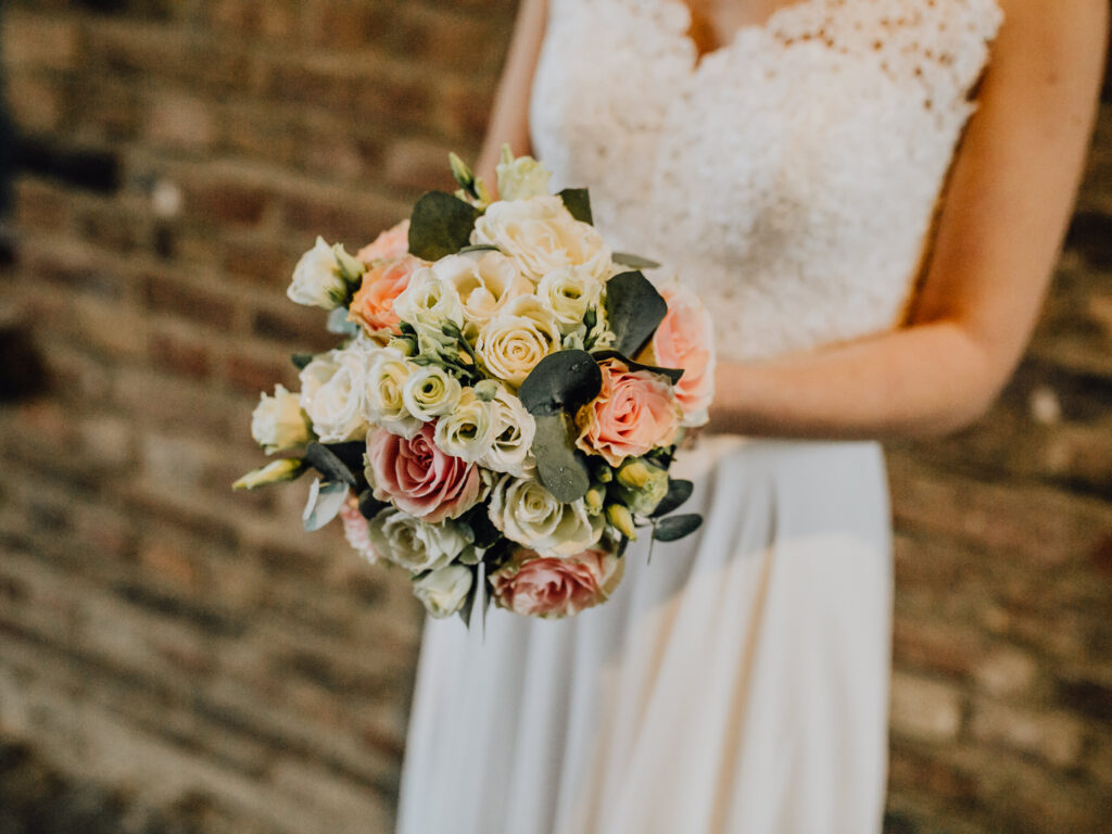 Verregnete Hochzeit in Bedburg // Alt-Kaster