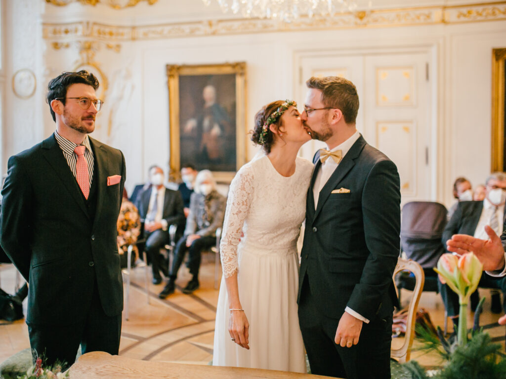 Winterhochzeit in Aachen // Weißer Saal im Rathaus