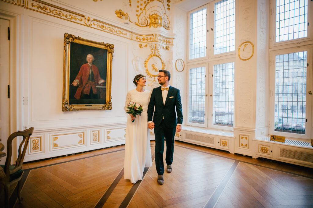 Winterhochzeit in Aachen // Weißer Saal im Rathaus