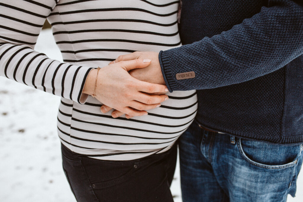 Die Begleitung durch die Schwangersdchaft und die ersten Wochen // Babybauch und Babyfotos
