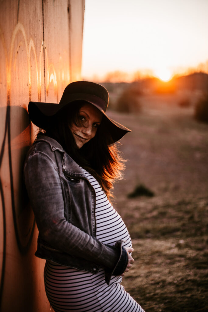 Sonnenuntergang und Babybauch // bedburg