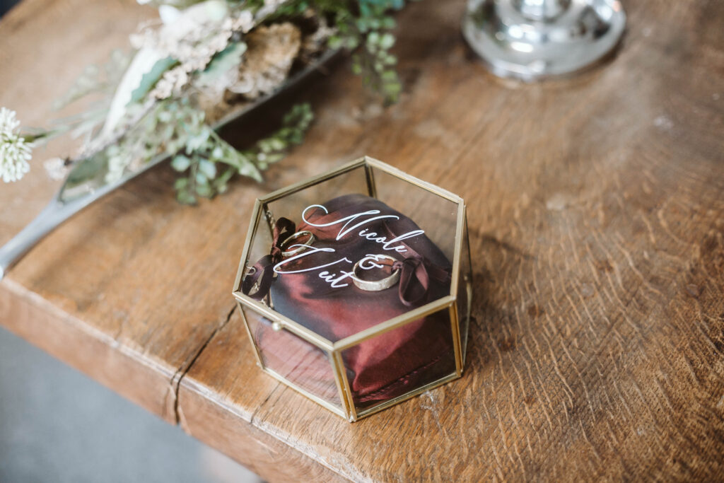 Standesamtliche Trauung in der Dorenburg in Grefrath // Viersen